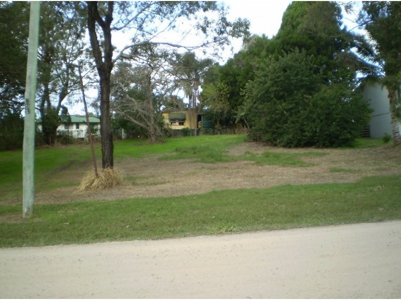35 CHARLES TERRACE, Macleay Island QLD 4184