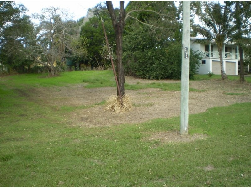35 CHARLES TERRACE, Macleay Island QLD 4184