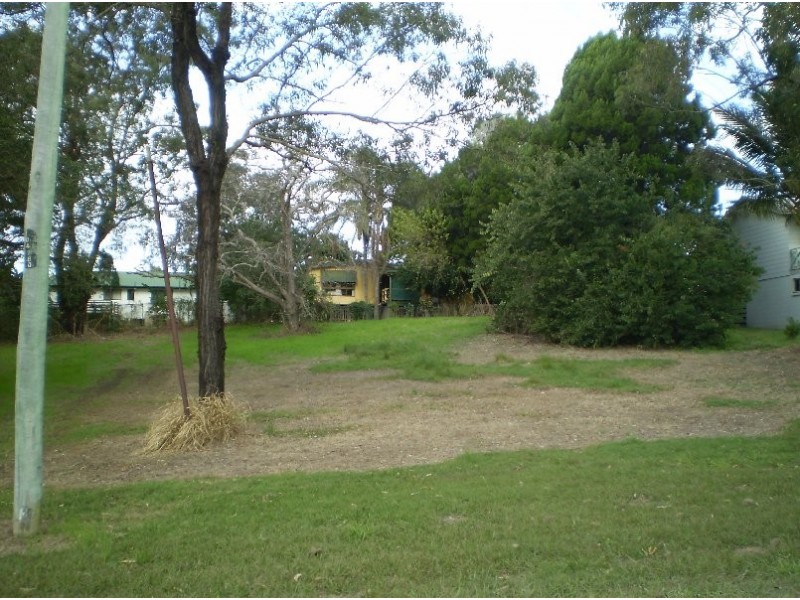 35 CHARLES TERRACE, Macleay Island QLD 4184