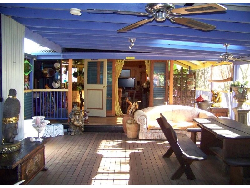 61 Lucas dr, Lamb Island QLD 4184