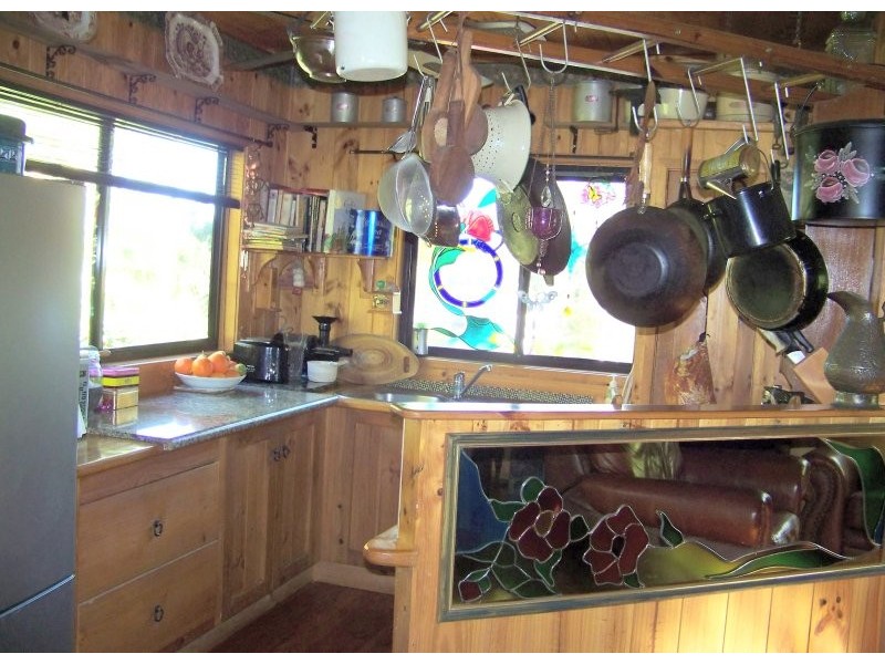 61 Lucas dr, Lamb Island QLD 4184