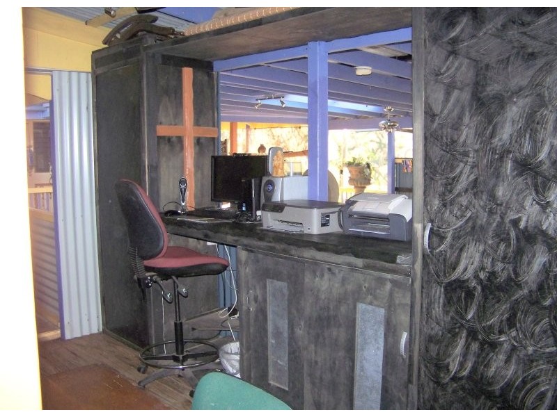 61 Lucas dr, Lamb Island QLD 4184