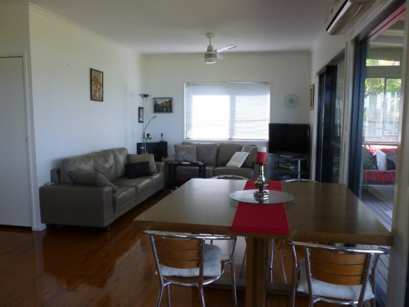 8 COWES ST, Macleay Island QLD 4184