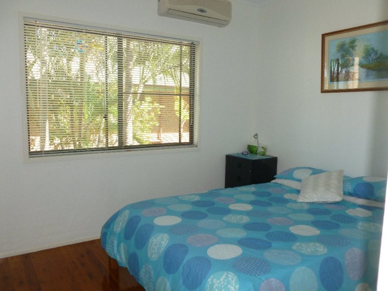 8 COWES ST, Macleay Island QLD 4184