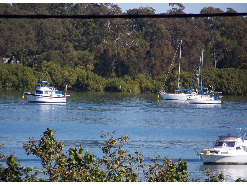 43 TINA av, Lamb Island QLD 4184