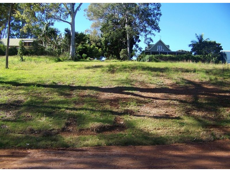 43 TINA av, Lamb Island QLD 4184