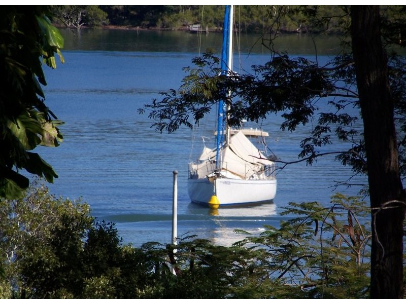 43 TINA av, Lamb Island QLD 4184