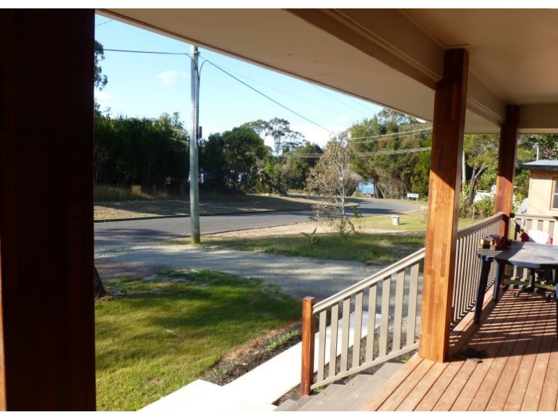 66 FRANCIS RD, Macleay Island QLD 4184