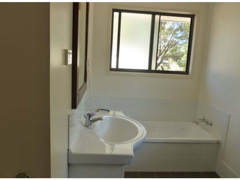 66 FRANCIS RD, Macleay Island QLD 4184