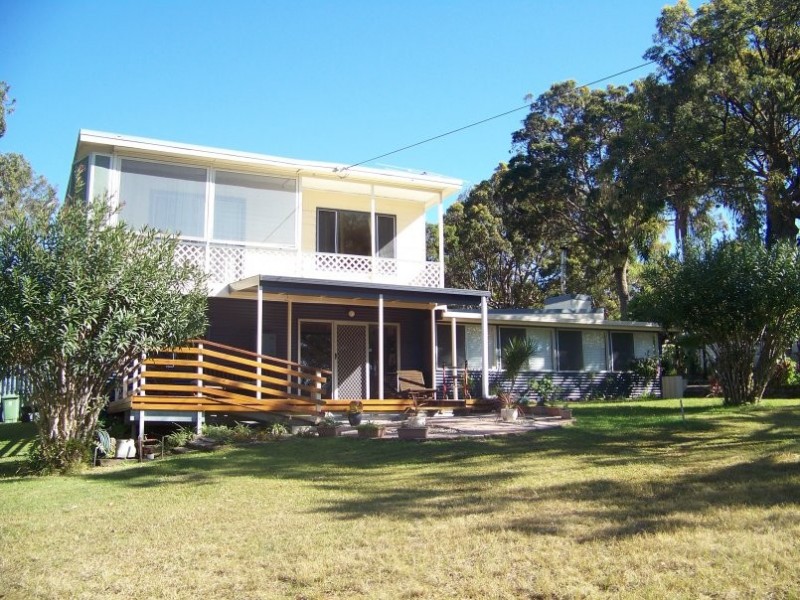 10 Hastings Terrace, Macleay Island QLD 4184