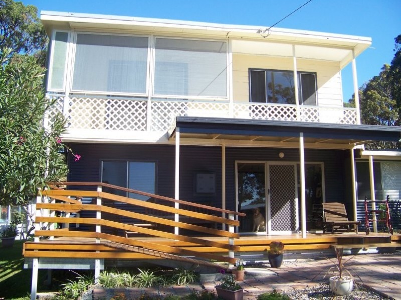 10 Hastings Terrace, Macleay Island QLD 4184