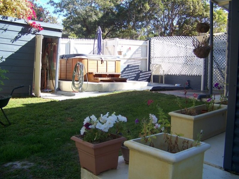 10 Hastings Terrace, Macleay Island QLD 4184