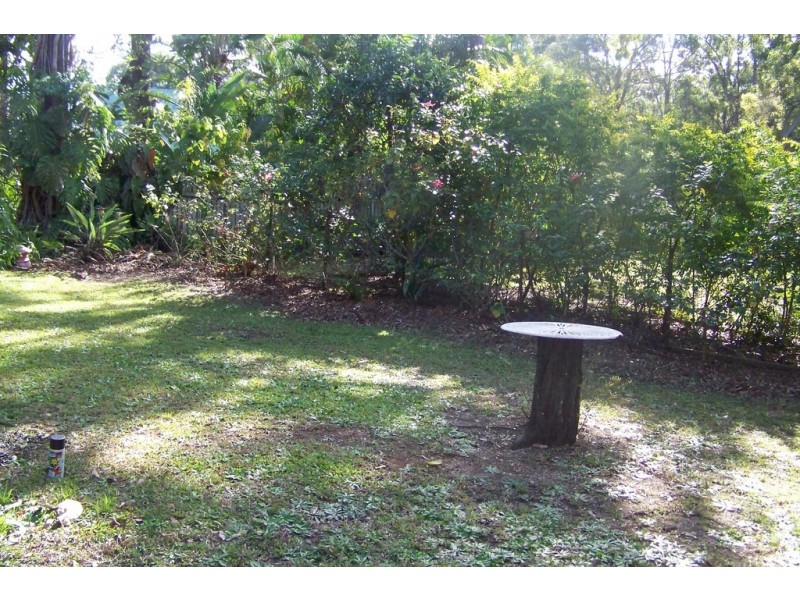 102 LUCAS DR, Lamb Island QLD 4184