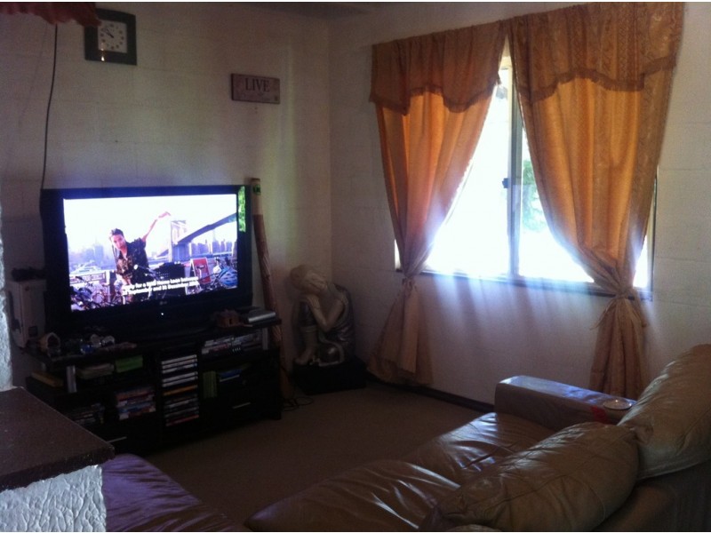 102 LUCAS DR, Lamb Island QLD 4184