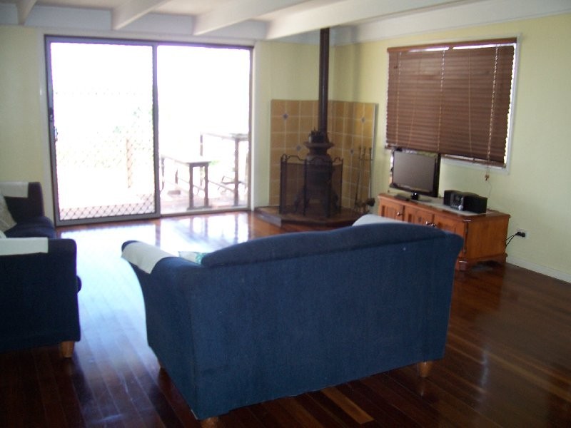 100 WESTERN ROAD, Macleay Island QLD 4184