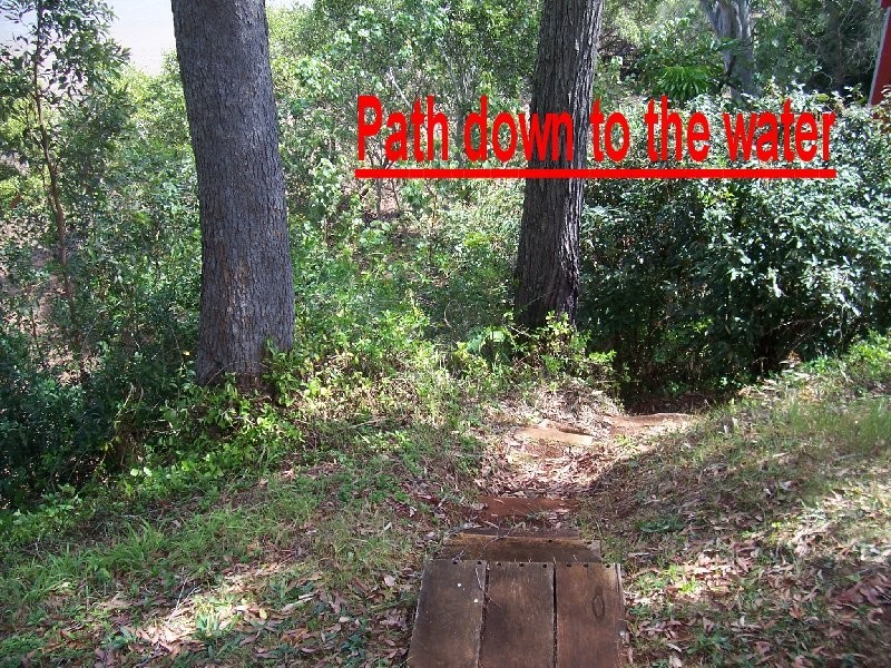 100 WESTERN ROAD, Macleay Island QLD 4184