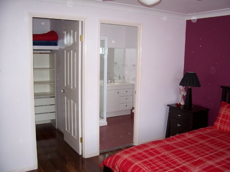 100 WESTERN ROAD, Macleay Island QLD 4184