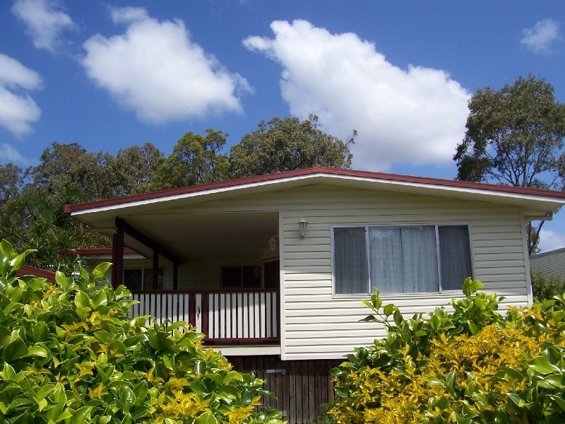 100 WESTERN ROAD, Macleay Island QLD 4184