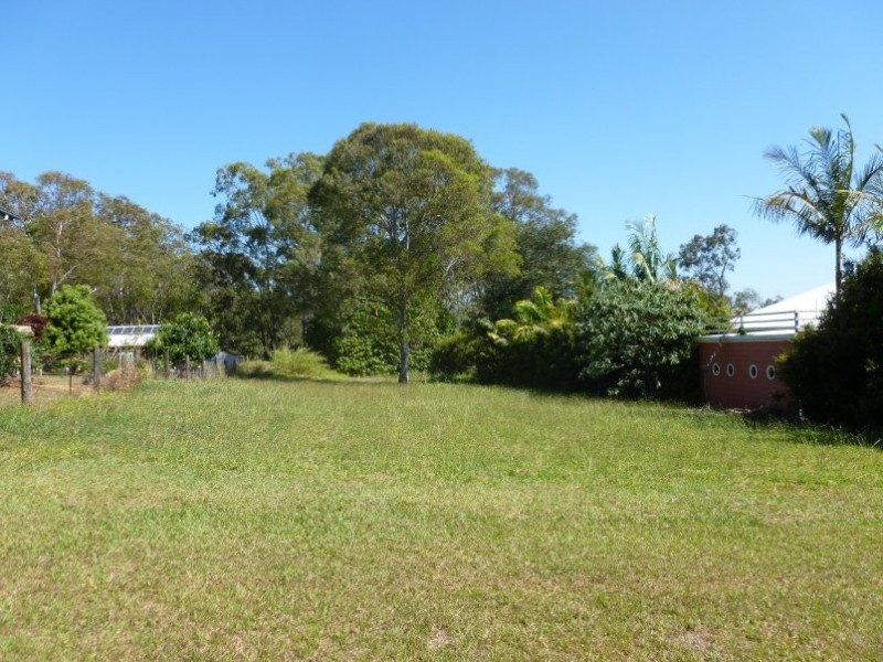 8 EASTBOURNE, Macleay Island QLD 4184