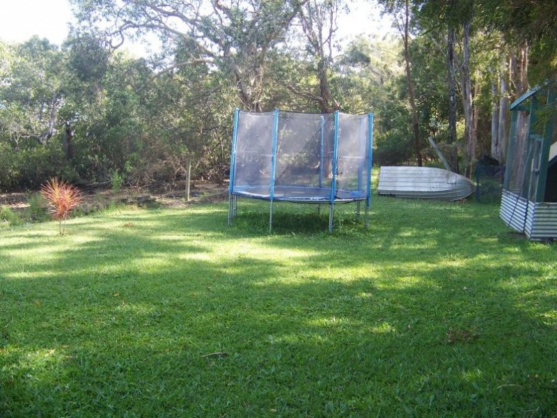 31 Coast Rd, Macleay Island QLD 4184