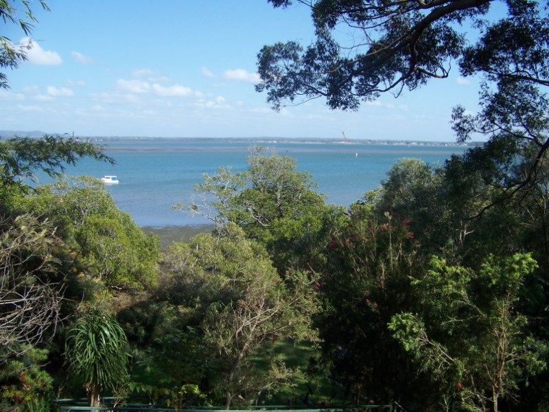 31 Coast Rd, Macleay Island QLD 4184