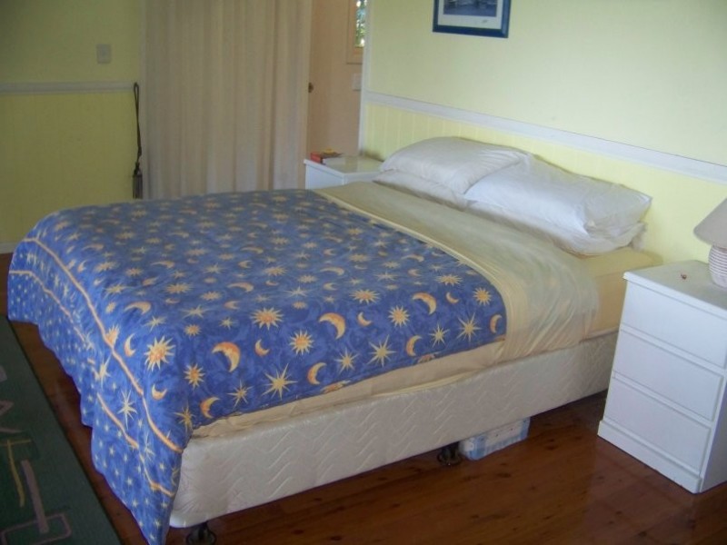 31 Coast Rd, Macleay Island QLD 4184