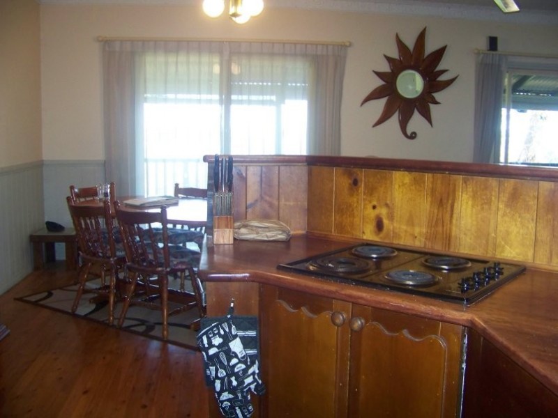 31 Coast Rd, Macleay Island QLD 4184