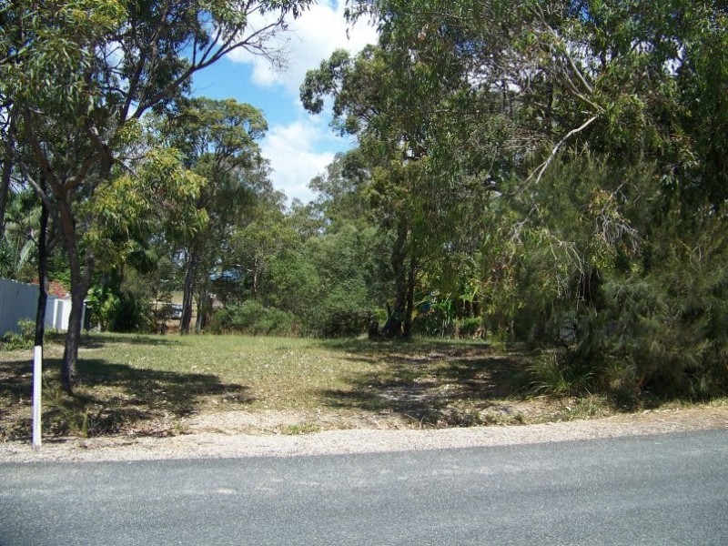 12 Hastings Terrace, Macleay Island QLD 4184