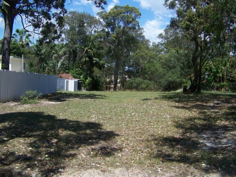 12 Hastings Terrace, Macleay Island QLD 4184