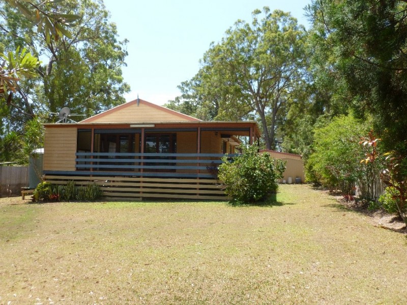25 PRESIDENT TERRACE, Macleay Island QLD 4184