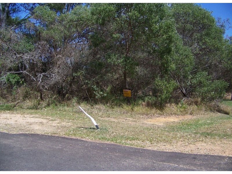 186 LUCAS dr, Lamb Island QLD 4184