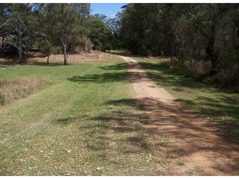186 LUCAS dr, Lamb Island QLD 4184