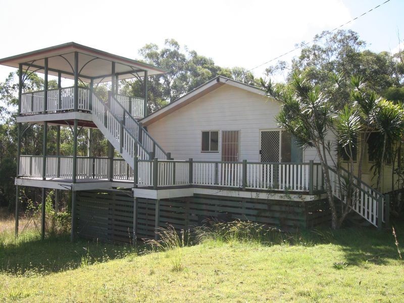 104 Avondale Rd, Russell Island QLD 4184