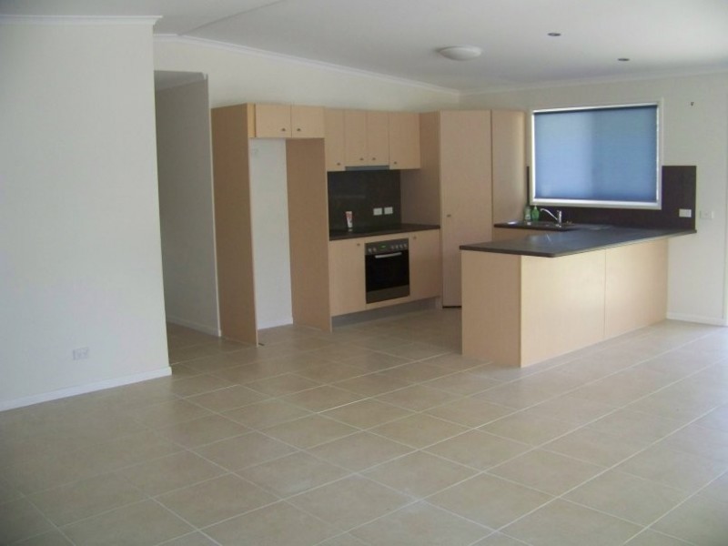 13 Aruma Street, Macleay Island QLD 4184