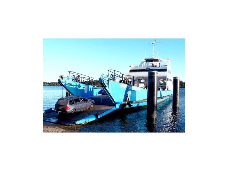 33 SOUTHSEA TCE, Macleay Island QLD 4184