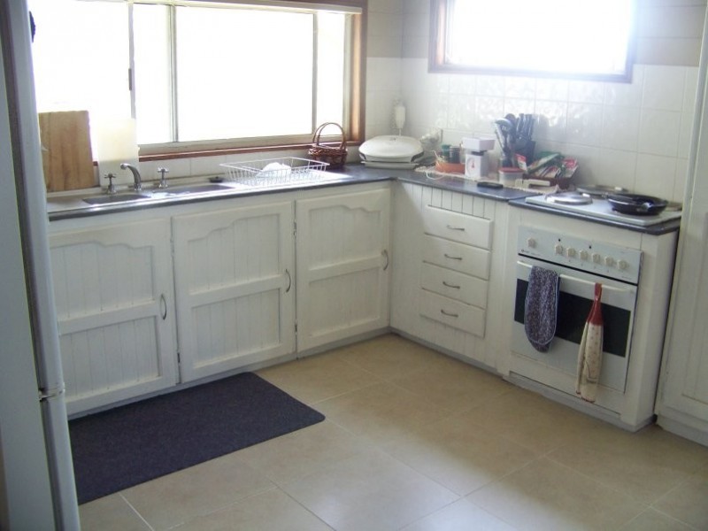 12 Ilya St, Macleay Island QLD 4184