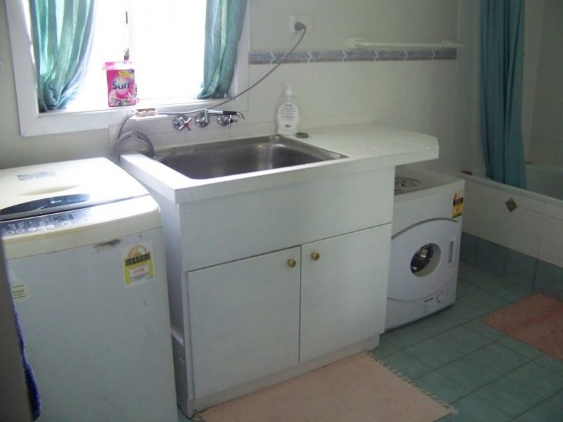 12 Ilya St, Macleay Island QLD 4184