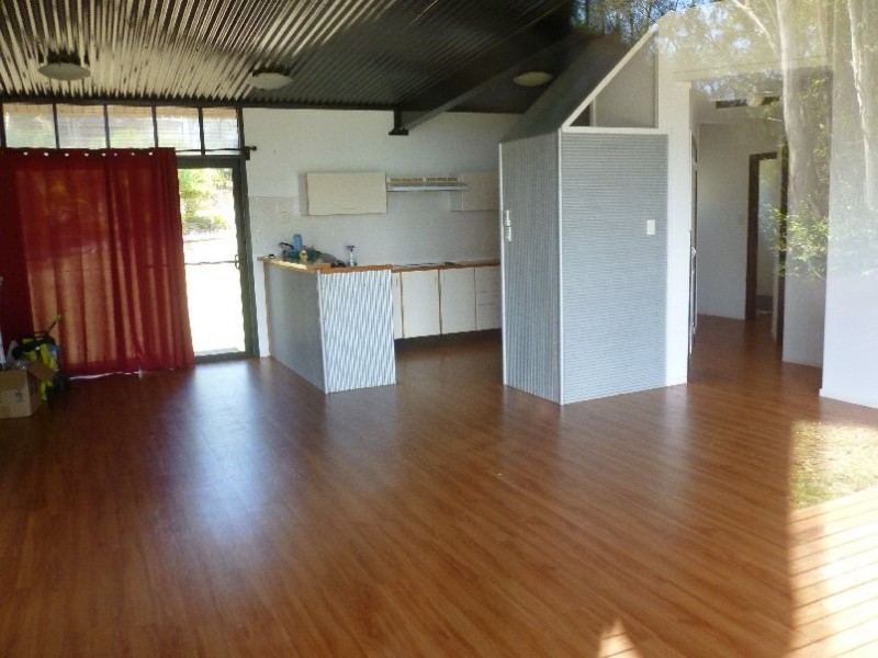 51 BEELONG St, Macleay Island QLD 4184