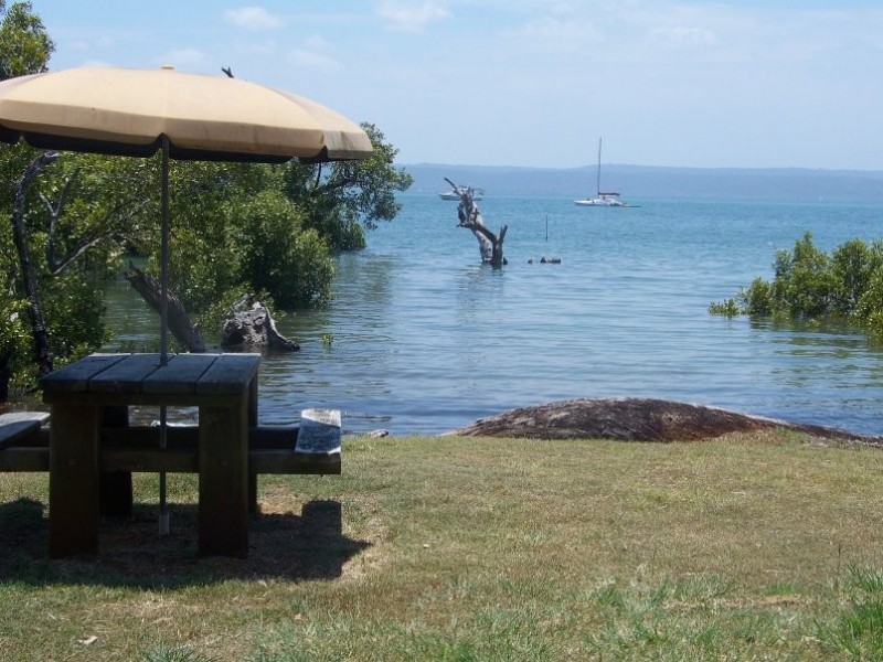 51 BEELONG St, Macleay Island QLD 4184