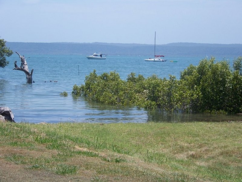 51 BEELONG St, Macleay Island QLD 4184