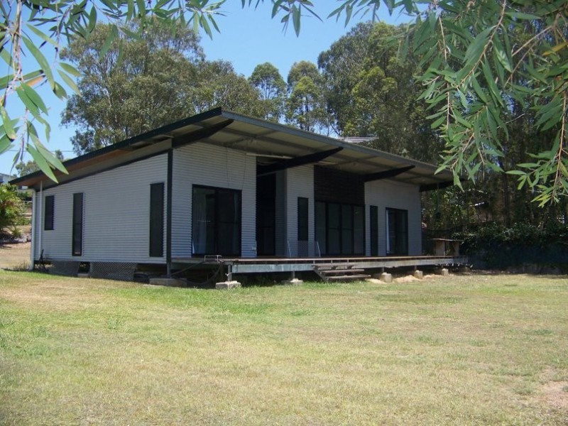 51 BEELONG St, Macleay Island QLD 4184