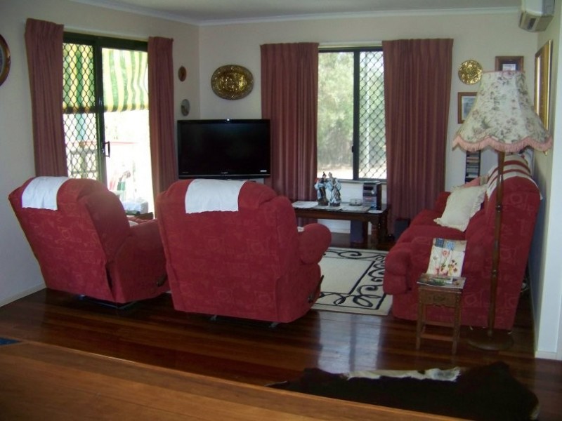 32 Eastbourne ST, Macleay Island QLD 4184