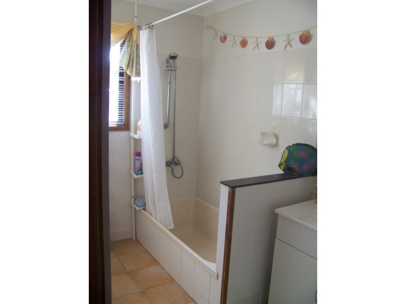 28 Jan Street, Macleay Island QLD 4184