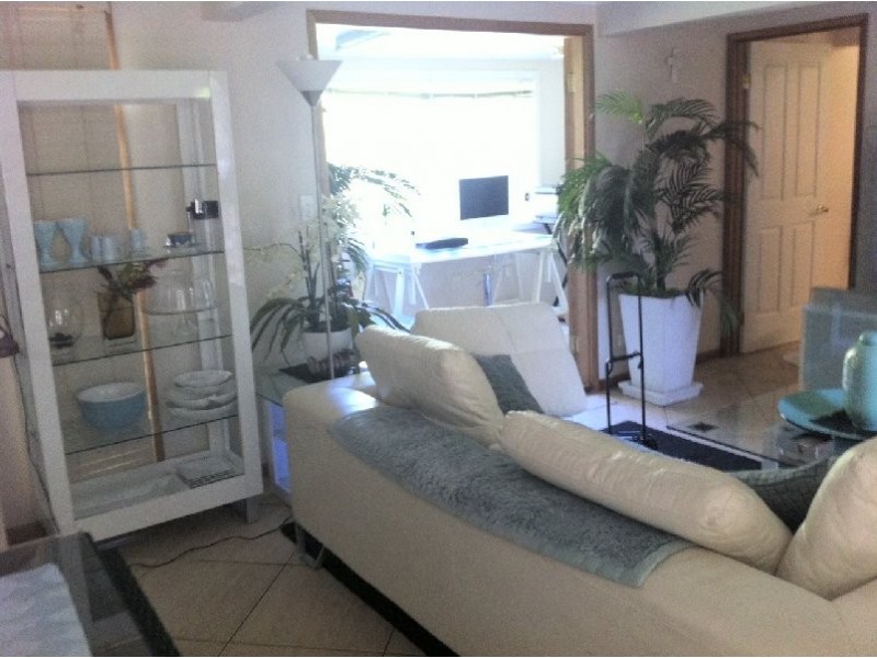 6 THOMAS STREET, Macleay Island QLD 4184