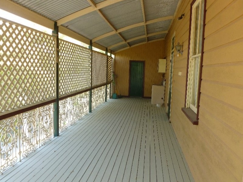 27 MAWARRA STREET, Macleay Island QLD 4184