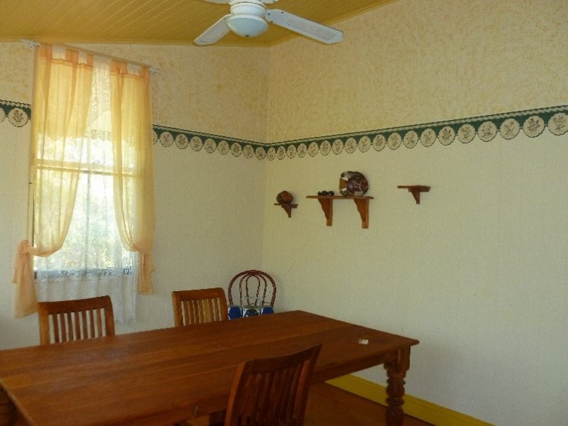 27 MAWARRA STREET, Macleay Island QLD 4184