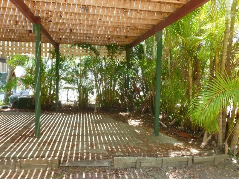 27 MAWARRA STREET, Macleay Island QLD 4184