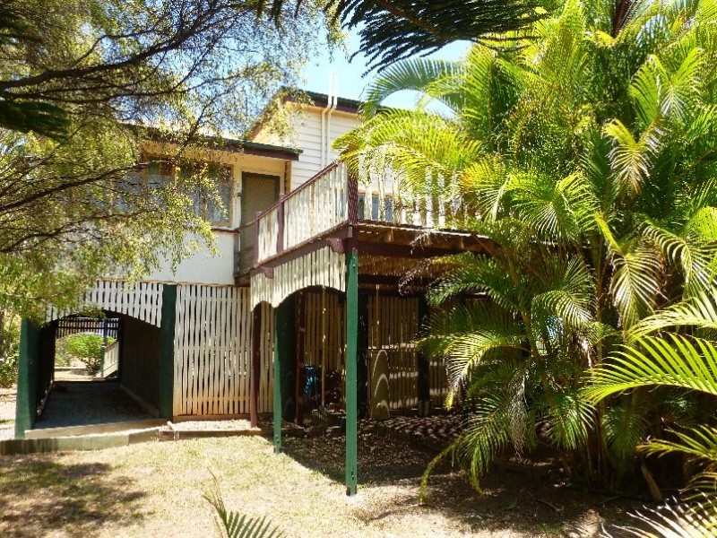 27 MAWARRA STREET, Macleay Island QLD 4184