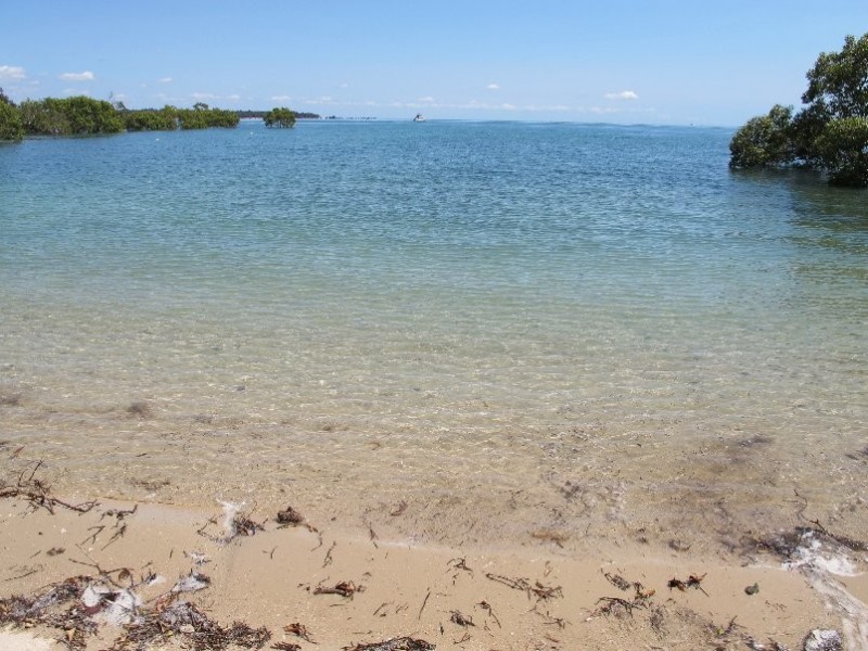 83 COONDOOROOPA DRIVE, Macleay Island QLD 4184