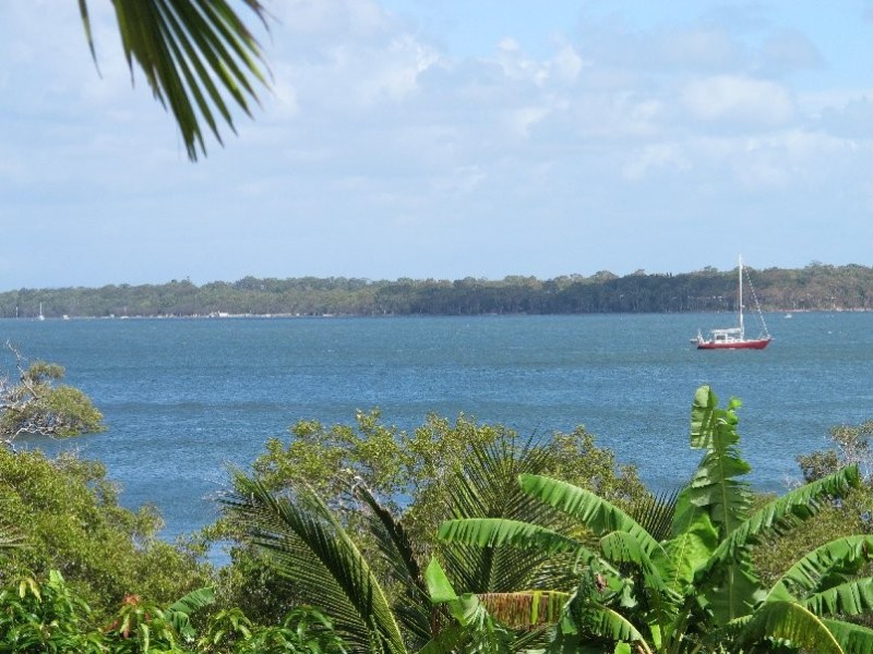 83 COONDOOROOPA DRIVE, Macleay Island QLD 4184